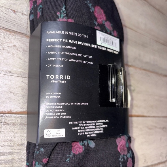 Torrid  Full Length Signature Waist Premium Leggings Sydney Floral Black 4X - Picture 13 of 14